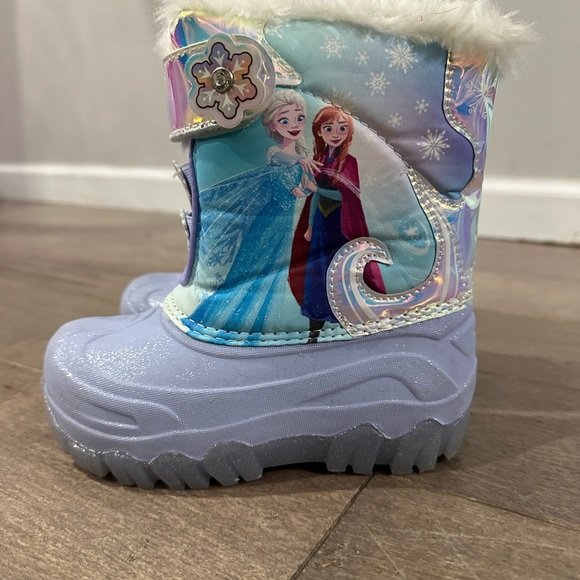Frozen winter snow boots toddler size 10 Disney’s Frozen slippers size 9/10 - Picture 2 of 12